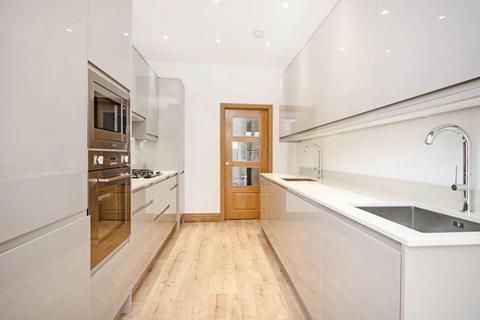 5 bedroom flat to rent, Temple Gardens, London NW11
