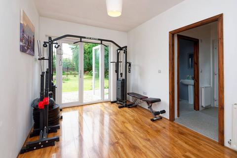 385 Mosspark Boulevard, Glasgow, G52 1JG