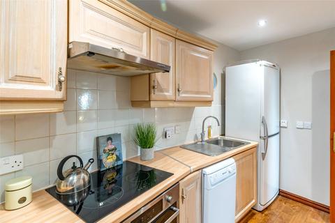 18/34 Johns Place, Edinburgh, EH6 7EN