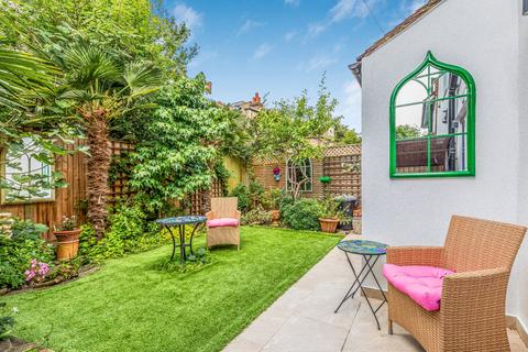 8 Marston Road, Teddington, TW11 9JU