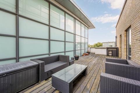 2 bedroom penthouse to rent, Town Meadow, Brentford, TW8