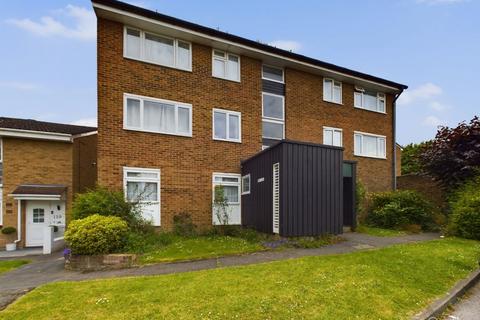 2 bedroom flat for sale, Middlefields, Croydon