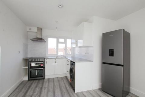2 bedroom flat to rent, Derby Road, Bristol BS7