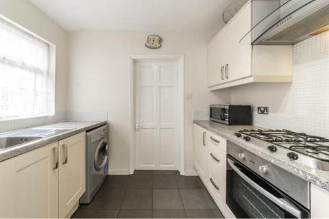 2 bedroom terraced house to rent, Braemar Road, Brentford, TW8