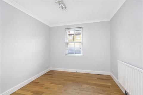 1b Vine Row, Richmond, TW10 6AF