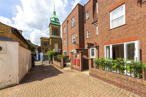 1b Vine Row, Richmond, TW10 6AF