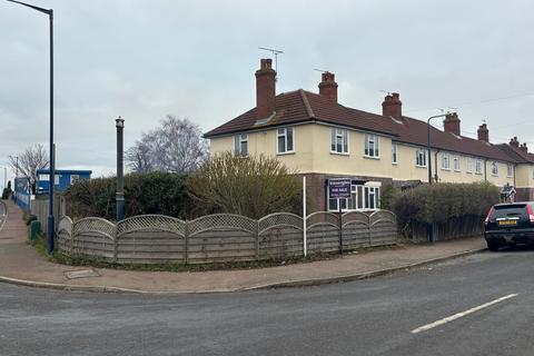 3 bedroom semi-detached house to rent, St Andrews Road, IP11