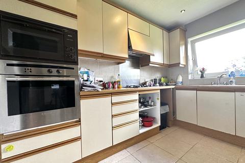 2 bedroom flat for sale, Stratford Road, Watford, WD17