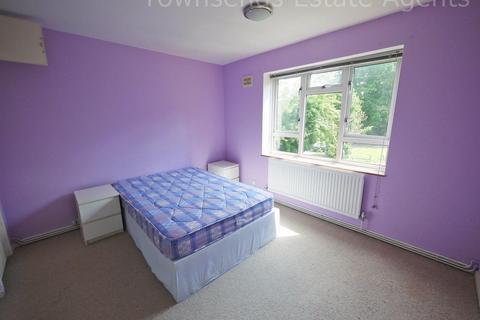 2 bedroom flat to rent, Milman Close, Pinner HA5