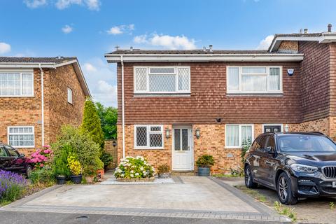2 bedroom end of terrace house for sale, Aymer Drive, Staines-upon-thames, TW18