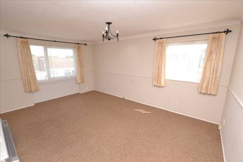 2 bedroom flat to rent, Azalea Court, Chelmsford