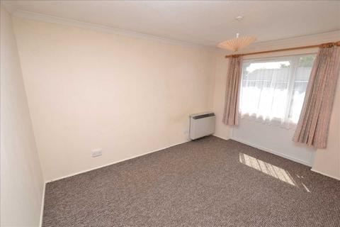 2 bedroom flat to rent, Azalea Court, Chelmsford