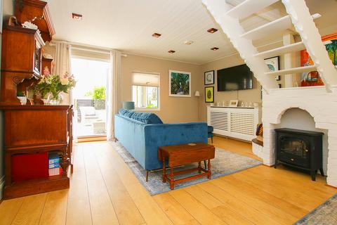 4 bedroom property for sale, Clos de Mer, Les Grandes Rocques, Castel, Guernsey, GY5
