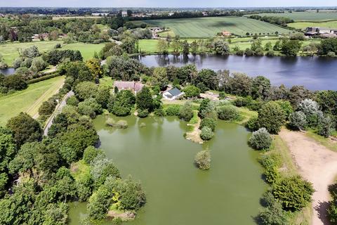 3 bedroom detached bungalow for sale, Harleston Road, Diss IP21