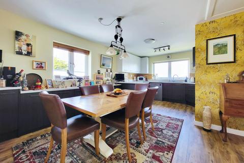32 Burnards Field Road, Colyton, EX24 6PF