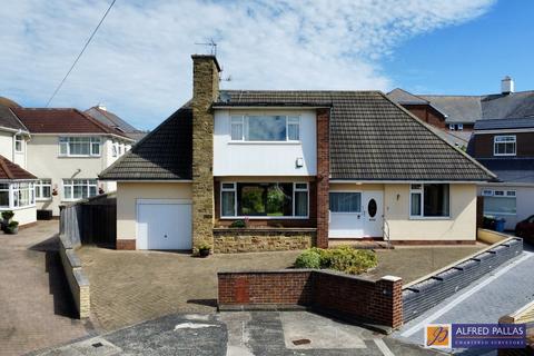 3 bedroom detached house for sale, David Gardens, Roker