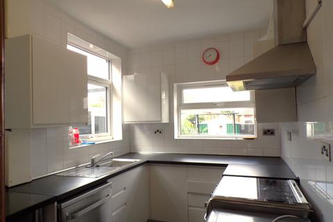 4 bedroom semi-detached house to rent, Nottingham NG5