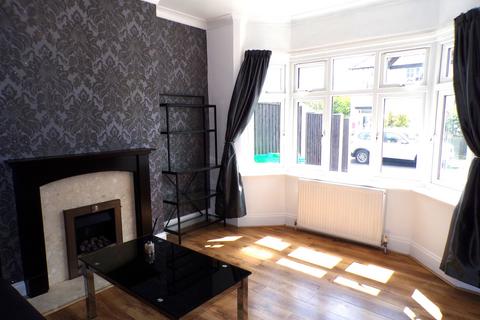 4 bedroom semi-detached house to rent, Nottingham NG5