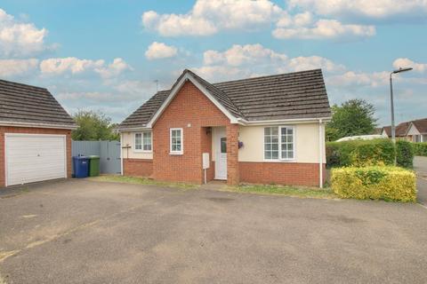 2 bedroom semi-detached bungalow for sale, Waterfields, Chatteris