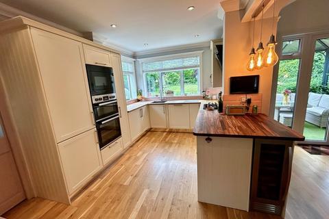 4 Windborough Road, Carshalton, SM5 4QJ