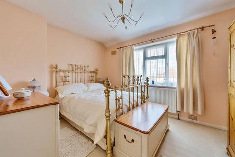 3 bedroom terraced house for sale, Peterborough Road, Carshalton
