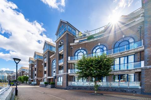 3 bedroom apartment for sale, Clove Hitch Quay, Plantation Wharf , Battersea