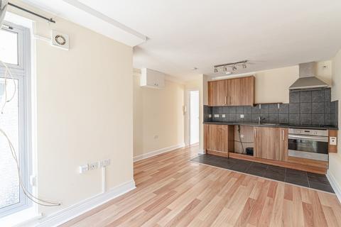 1 bedroom apartment to rent, Mayna Court, Columbia Avenue, Edgware, HA8