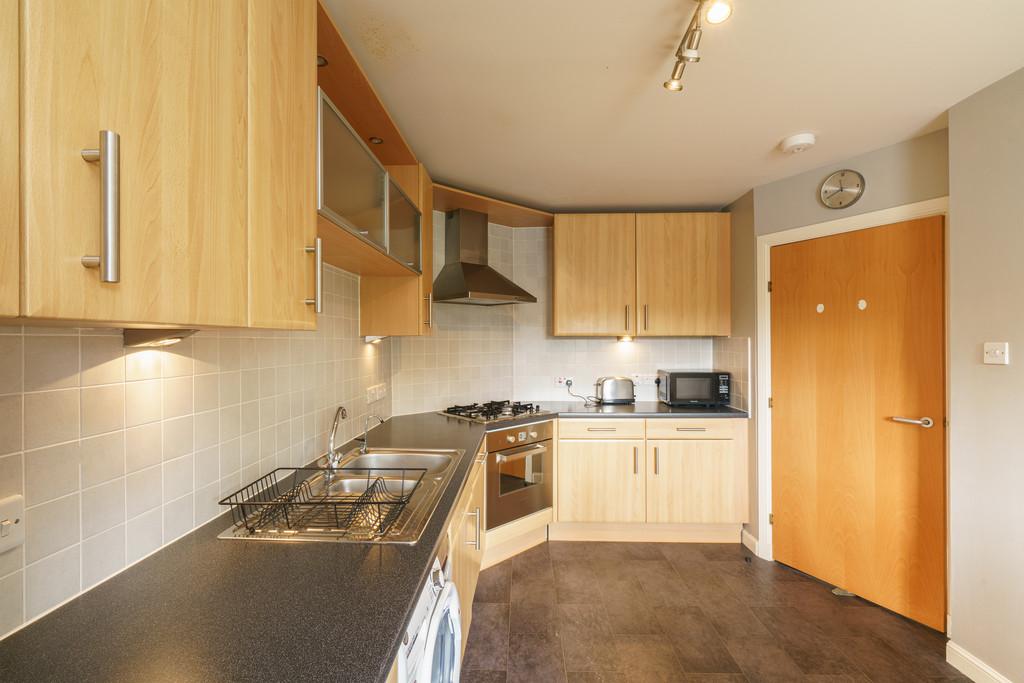 4. Kitchen angle 2