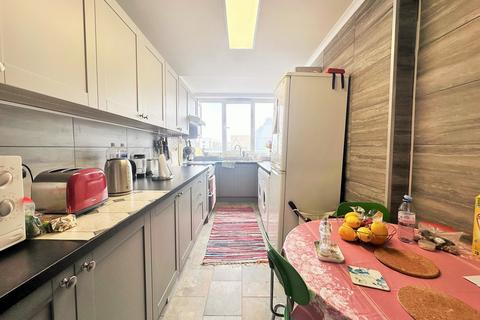 2 bedroom ground floor flat for sale, Sussex Heights, Brighton