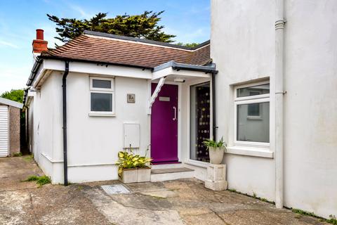 2 bedroom detached bungalow for sale, The Cliff, Brighton BN2