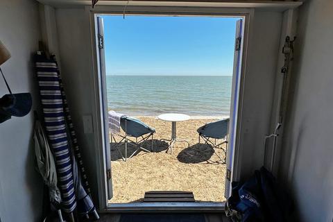 Chalet for sale, Sea Road, Felixstowe IP11