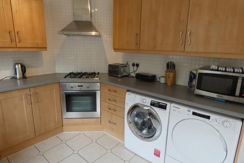 4 bedroom end of terrace house to rent, Cardinals Close, Donnington Wood