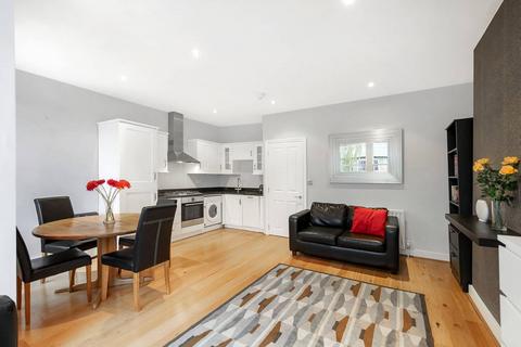 2 bedroom flat to rent, Hambalt Road, Abbeville Village, London, SW4