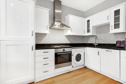 2 bedroom flat to rent, Hambalt Road, Abbeville Village, London, SW4