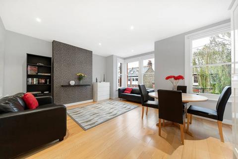 2 bedroom flat to rent, Hambalt Road, Abbeville Village, London, SW4