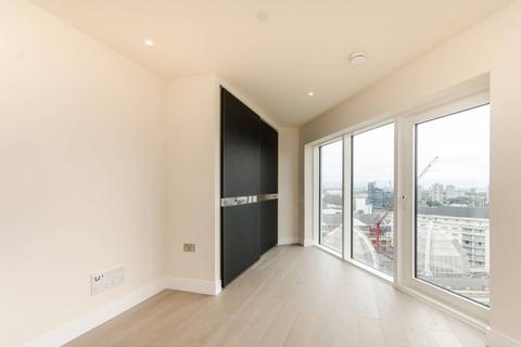 3 bedroom flat to rent, Chelsea Creek, Fulham, London, SW6