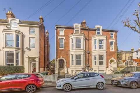 2 bedroom apartment to rent, Elphinstone Road, Southsea