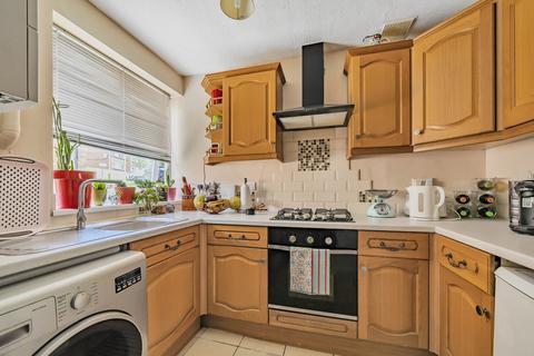 2 bedroom apartment for sale, Whyteleafe, Surrey CR3