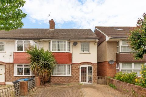 3 bedroom terraced house for sale, Granville Gardens, Norbury, London, SW16