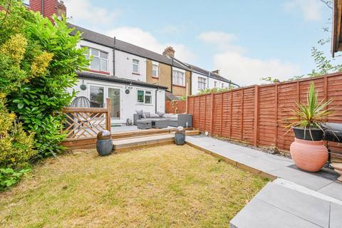 7 Bishops Park Road, London, SW16 5TU