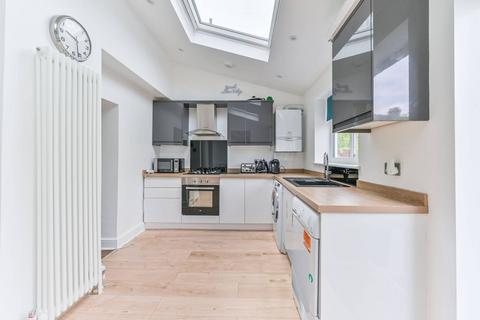 7 Bishops Park Road, London, SW16 5TU