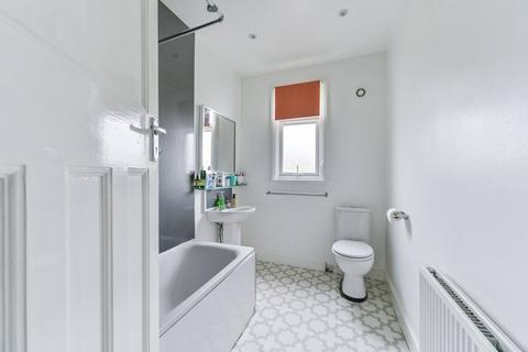 7 Bishops Park Road, London, SW16 5TU