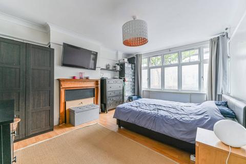 7 Bishops Park Road, London, SW16 5TU