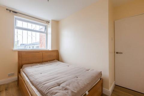 1 bedroom flat to rent, Dennis House, Bow, London, E3