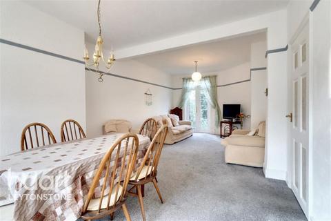 3 bedroom terraced house to rent, Cavendish Drive, Leytonstone, E11