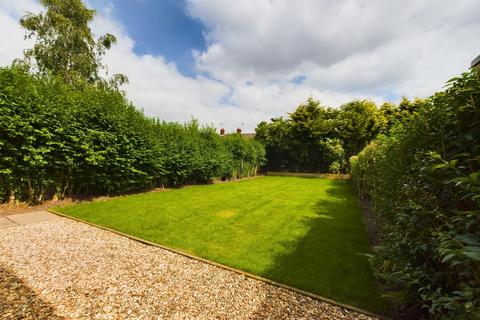 63 Bentley Road, Uttoxeter, ST14 7EN