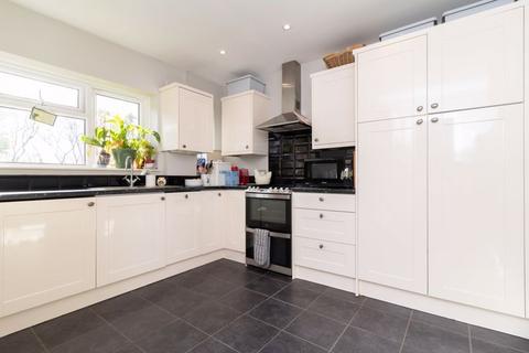 2 bedroom maisonette for sale, Farm Road, Warlingham