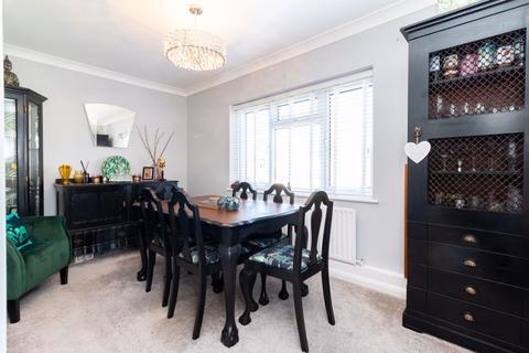 43 Farm Road, Warlingham, CR6 9DH