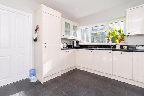 43 Farm Road, Warlingham, CR6 9DH