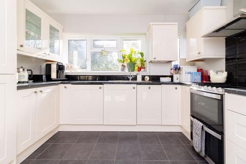 43 Farm Road, Warlingham, CR6 9DH